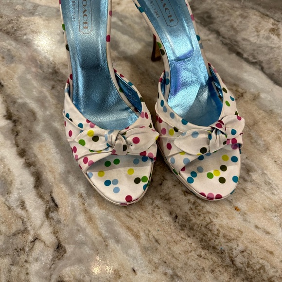 Beautiful coach low heel sandals in good condition - Picture 4 of 5